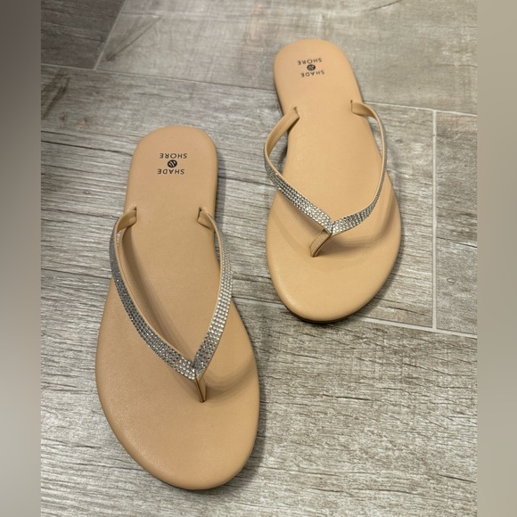 Women's Shade & Shore Cali Flip Flop Sandal in Silver - Picture 1 of 3